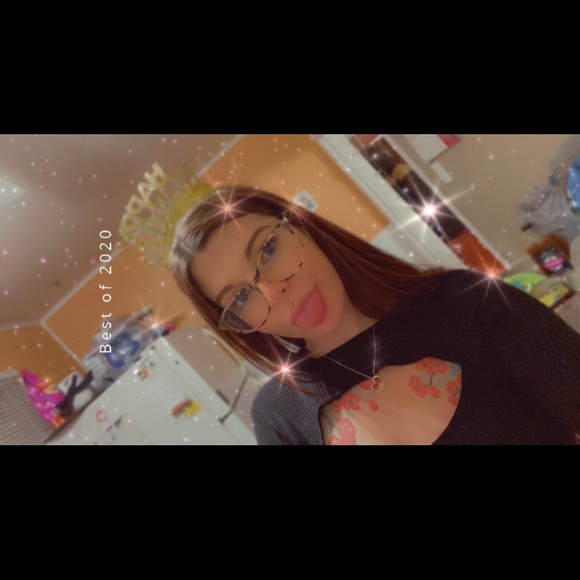 Meet your Posher, Jordyn - Picture 2 of 2